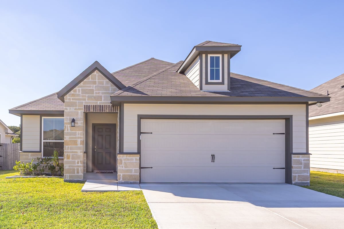 Well-maintained Florida residential property representing Suncoast property-care services